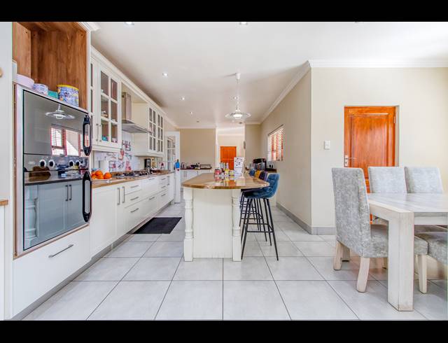 6 BEDROOM HOUSE TO LET IN FOREST TOWN